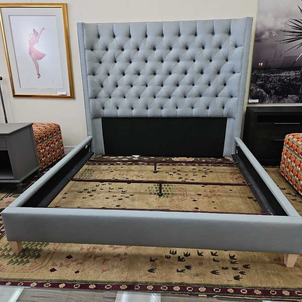 Bernhardt Furniture Standard King Upholstered Tufted Grey/Blue Bed Frame