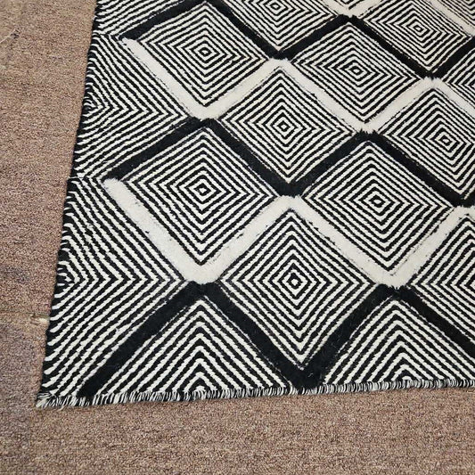 Black & White Pyramid Area Carpet, Wool/Cotton 12 x 15