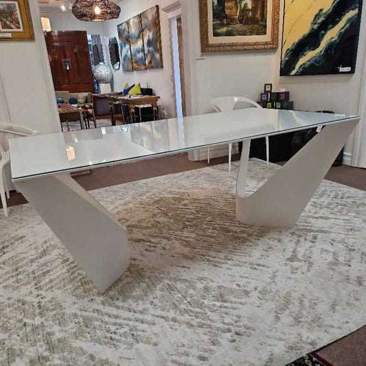 Roche Bobois Esstisch "Surprise" White Dining Table, Metal Base, Glass Cover 75 x 39.25 x 29.5H