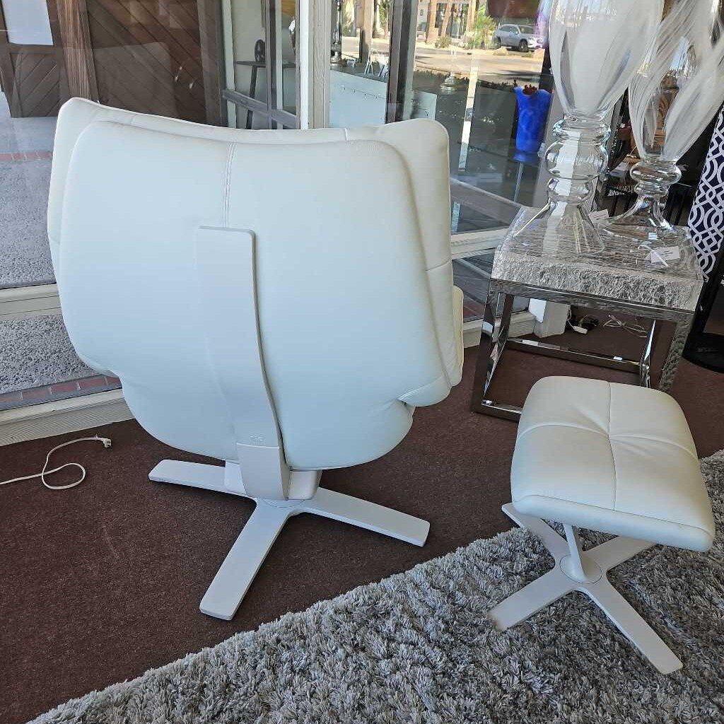 Natuzzi Re-Vive White Leather Swivel Lounge Chair w/Otto 35W 32D 43H