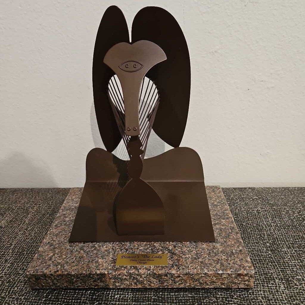 Picasso's "The Lady" Metal Sculpture/Daley Center Plaza Chicago 11 x 8 x 12