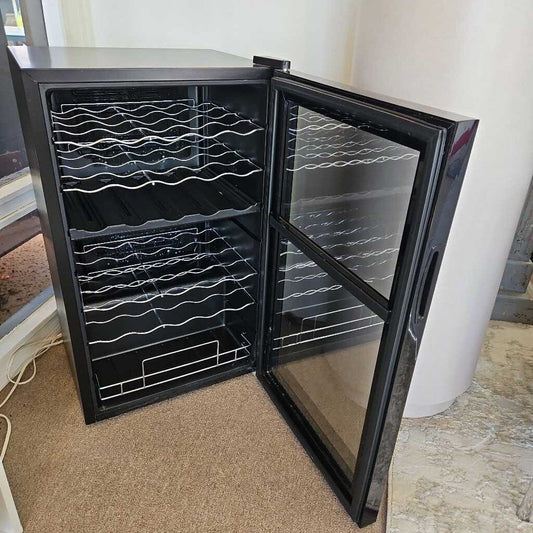 "Wine Enthusiast" Electric Wine Cooler, 19.5 x 17 x 32.75"