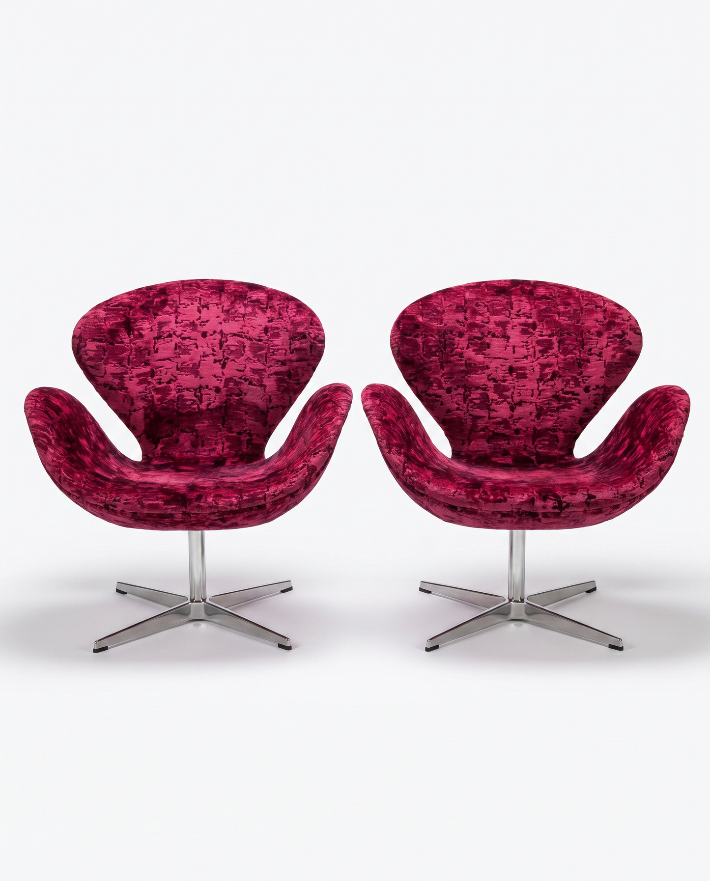 Magenta Arne Jacobsen for Fritz Hansen Swan Chairs (PAIR) 30.5 x 27 x 30.5