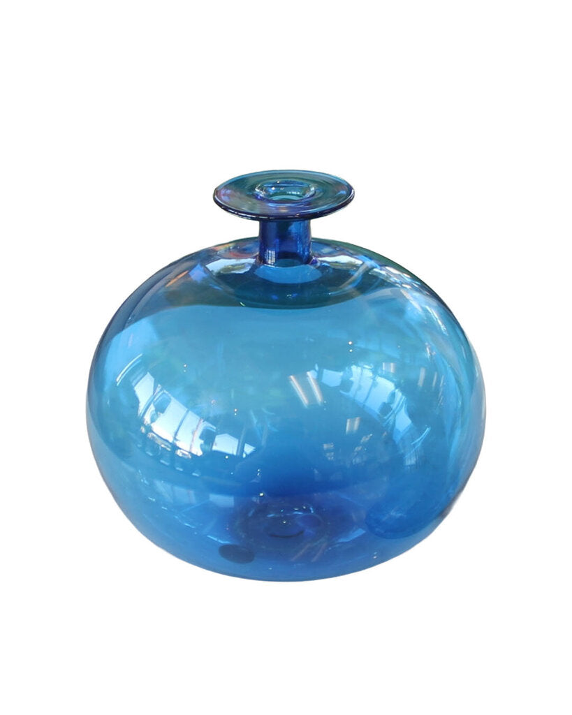 JOE CARIATI HAND BLOWN ROUND BLUE GLASS VASE 8H 8DIA.