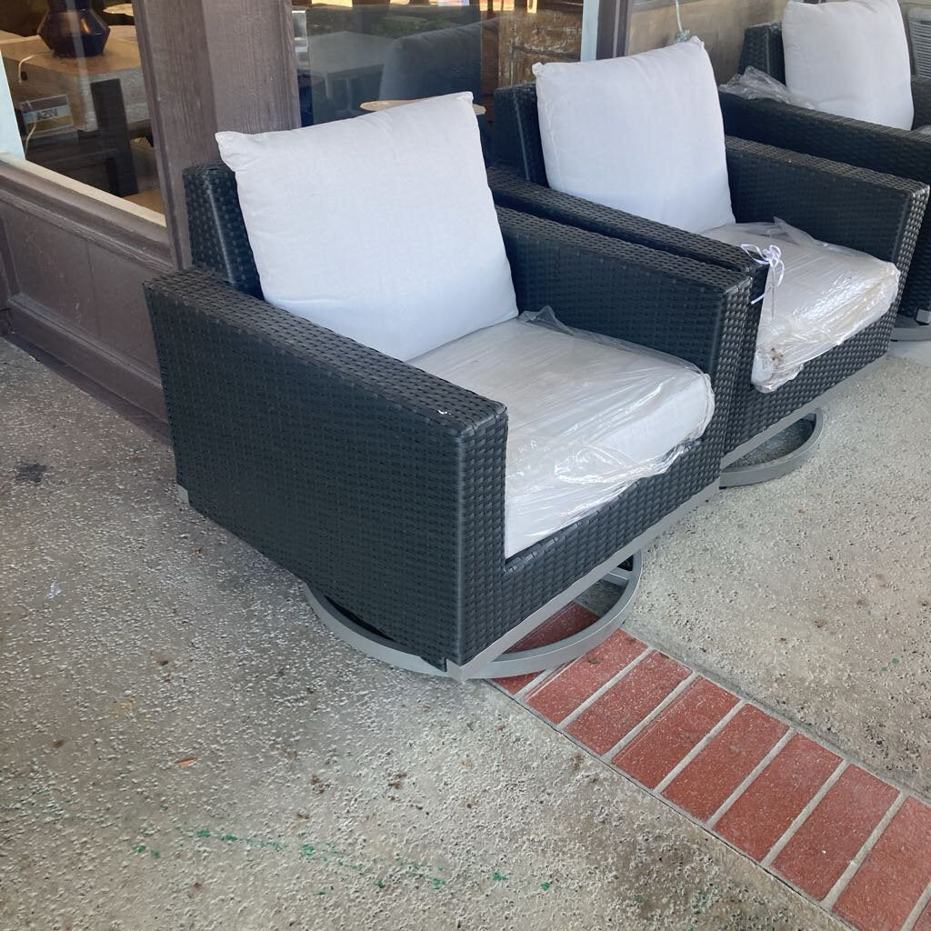 RST Brands Milea Sunbrella Woven Swivel Rocker Patio Lounge Chair 31.5 x 32 x 32"H