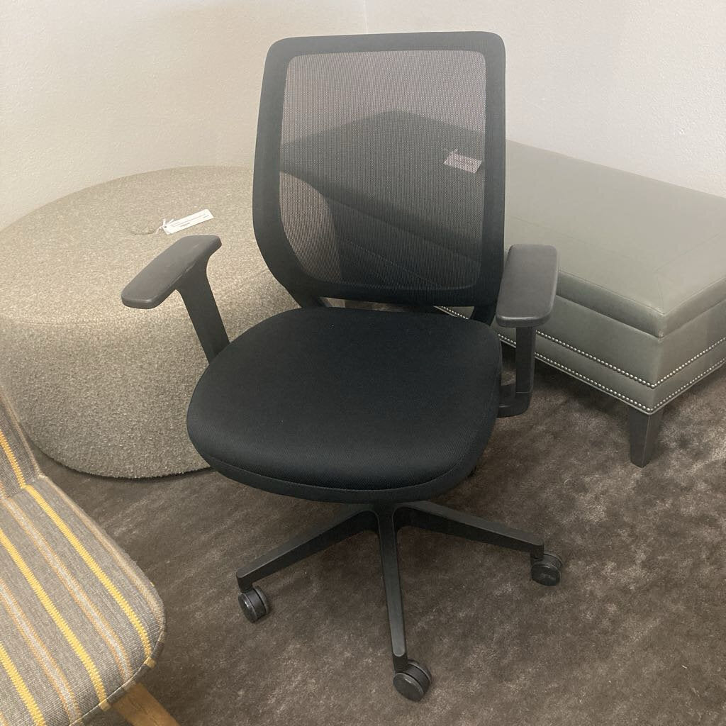 Ergonomic Mesh Back Task Chair 26.5 x 22.5 x 36.5H