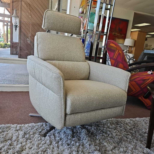 Himolla Aura Swivel Recliner Chr., Headrest Concealed in Backrest 28 x 36 x 33