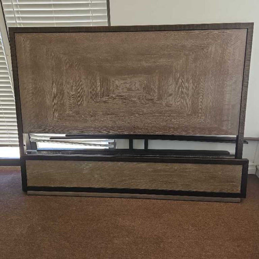 Hooker Black Framed Light Grey Wood King Size Bed 79.25W 58H