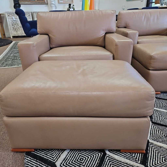 Martin Brattrud Tan Leather Lounge Chair w/Ottoman 37.5W 35D 25H
