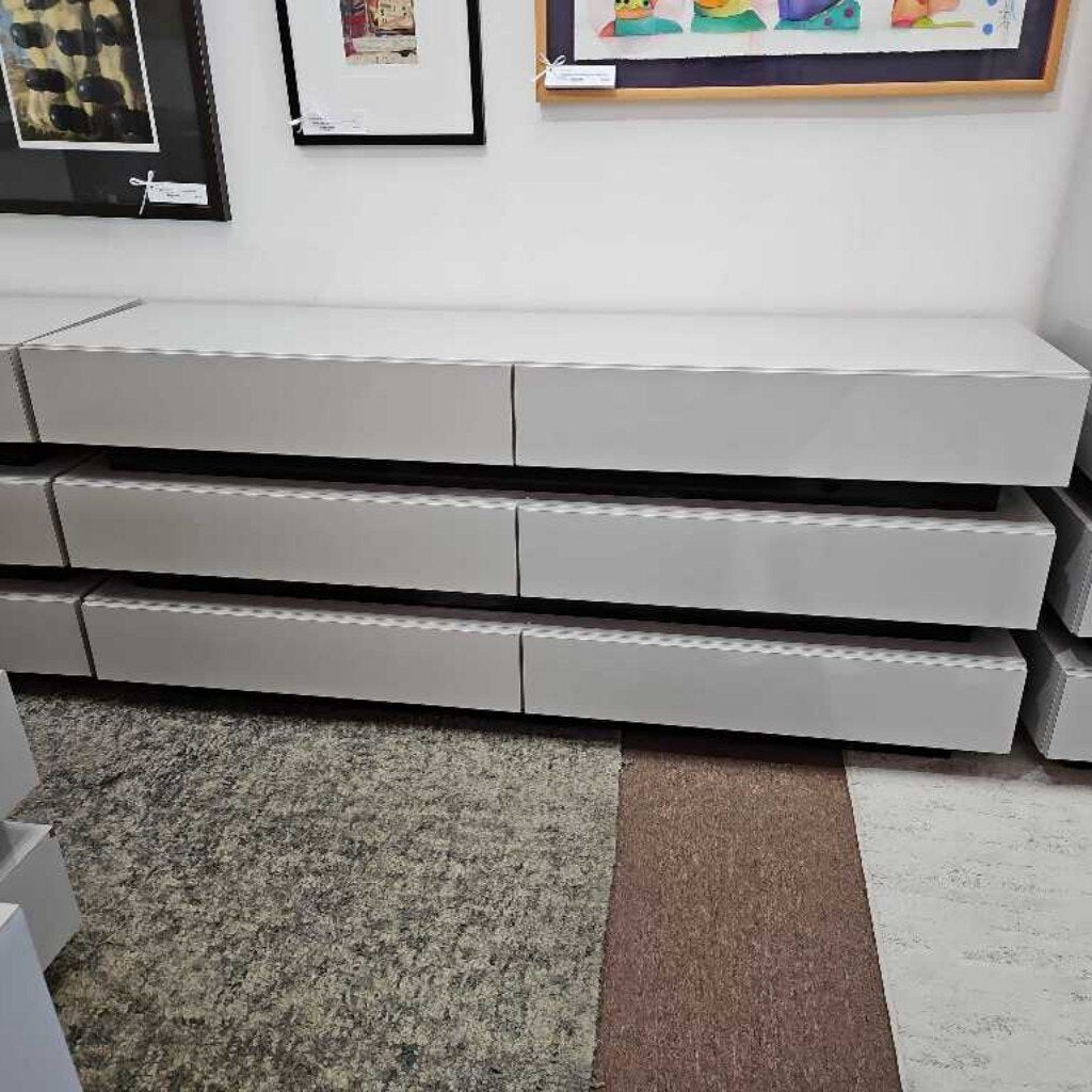 In the Style of Milo Baughman 6-Drawer Dresser 70W 18D 30H