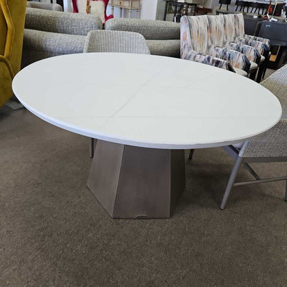 Castelle Outdoor Dining Table, White Concrete Top w/ Hexagon Metal Base 50.5 Dia. 28.5H