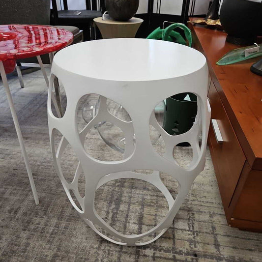 Metal Orson Side Table, White Finish 17.5Dia 22H