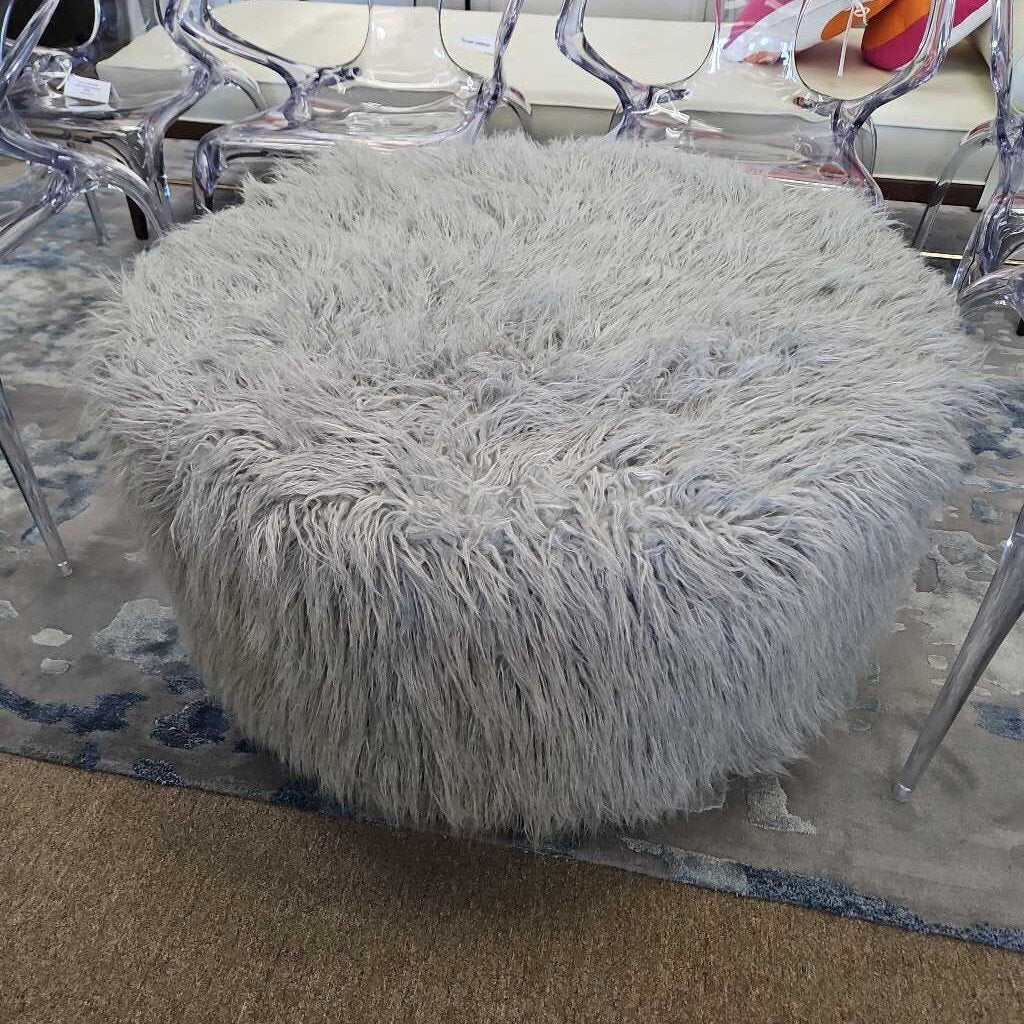 Light Grey Faux Fur 37Dia 20H